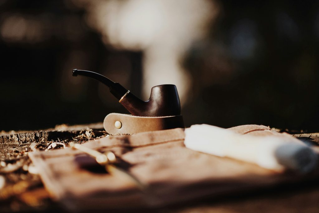 Why Do Smoking Pipes Offer a Satisfying Fragrance?插图1